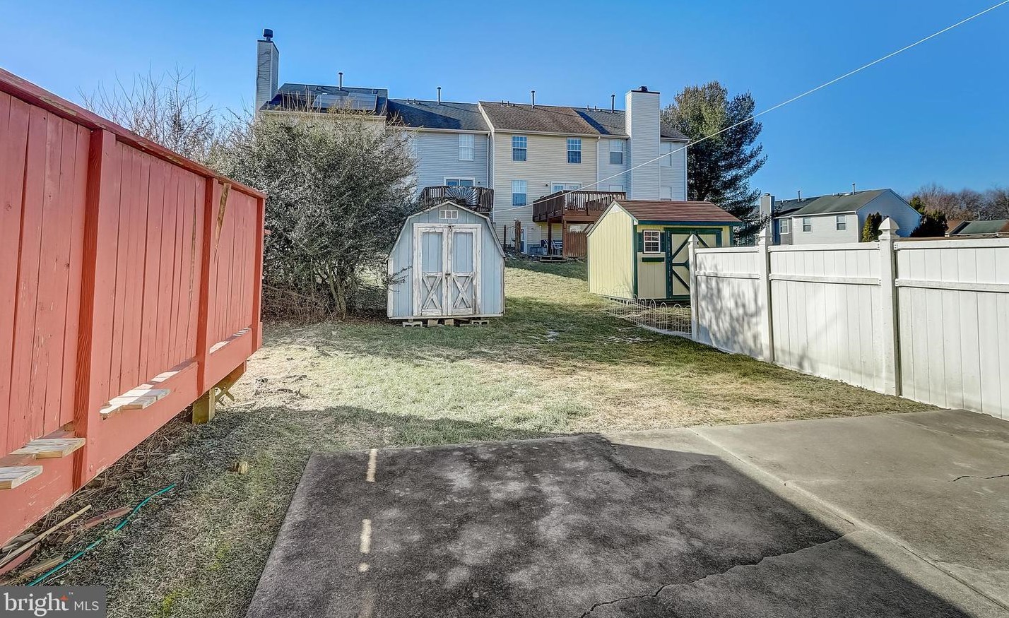 5 Devonshire Dr, Aura NJ  08028-2942 exterior