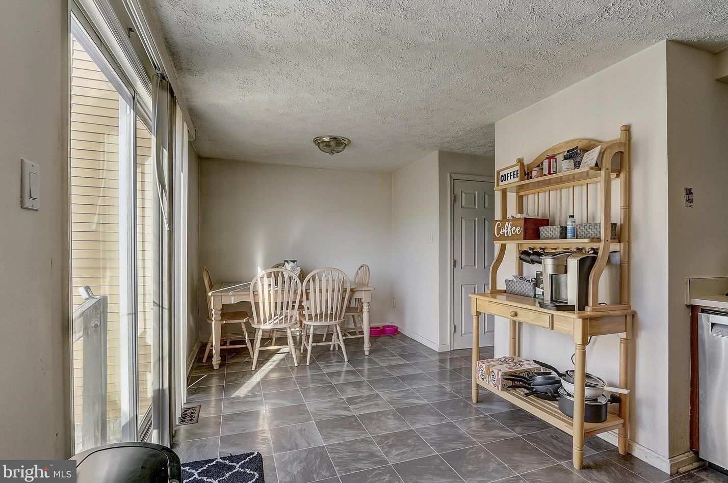 5 Devonshire Dr, Aura NJ  08028-2942 exterior