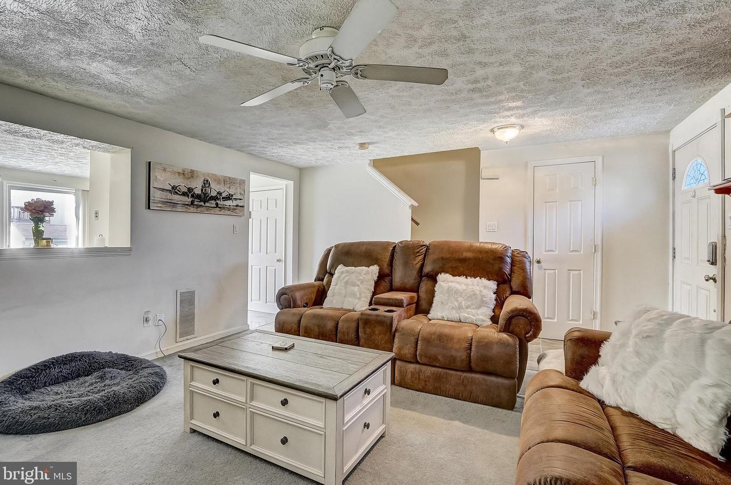 5 Devonshire Dr, Aura NJ  08028-2942 exterior