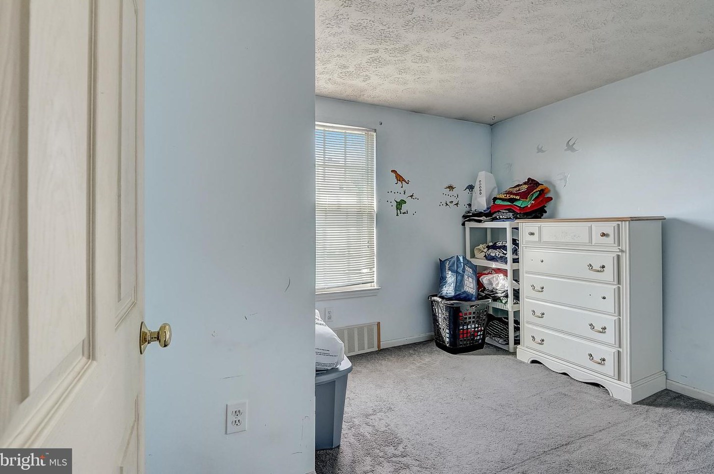 5 Devonshire Dr, Aura NJ  08028-2942 exterior