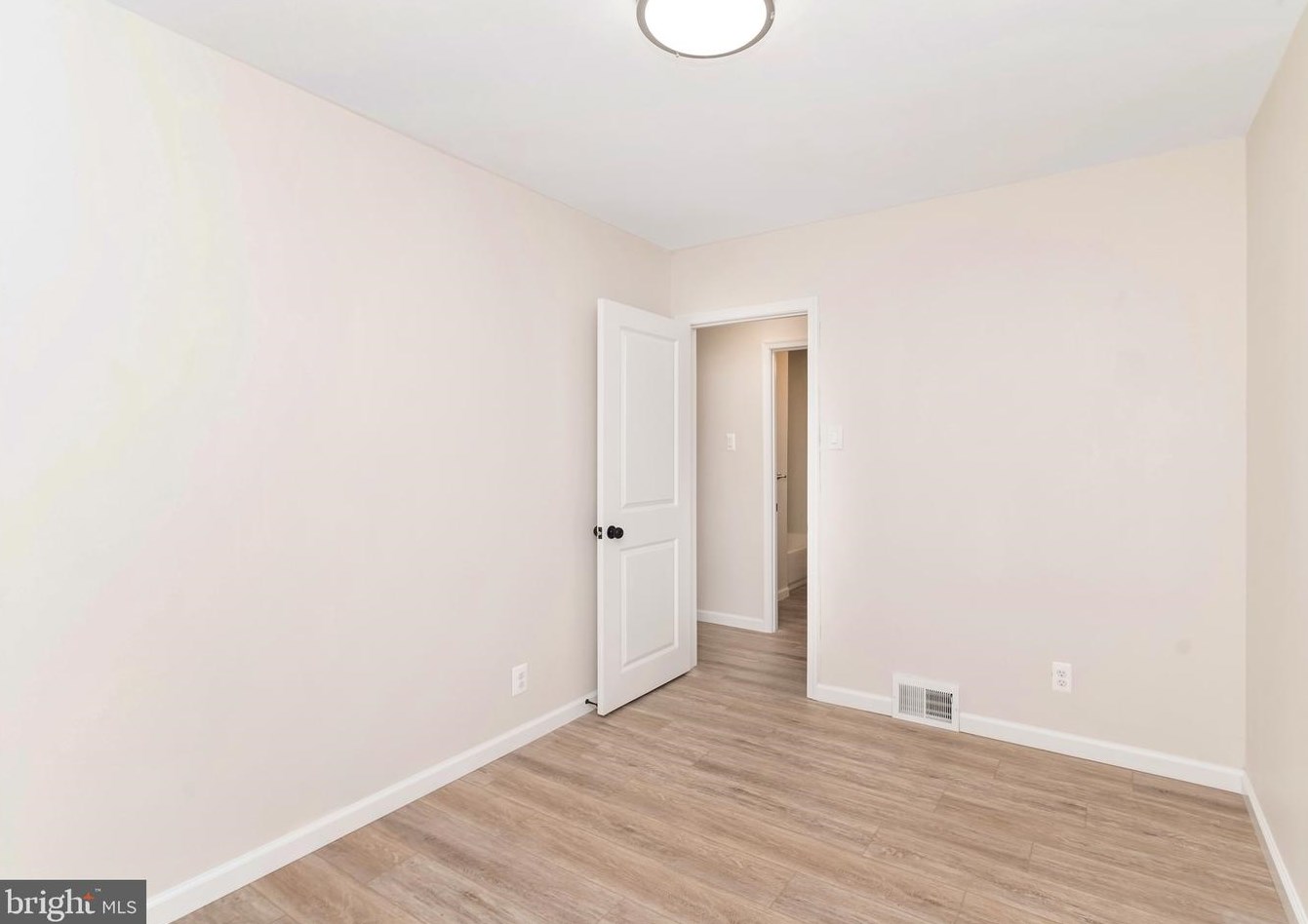 304 Pomona Ave, Aura NJ  08028-1415 exterior