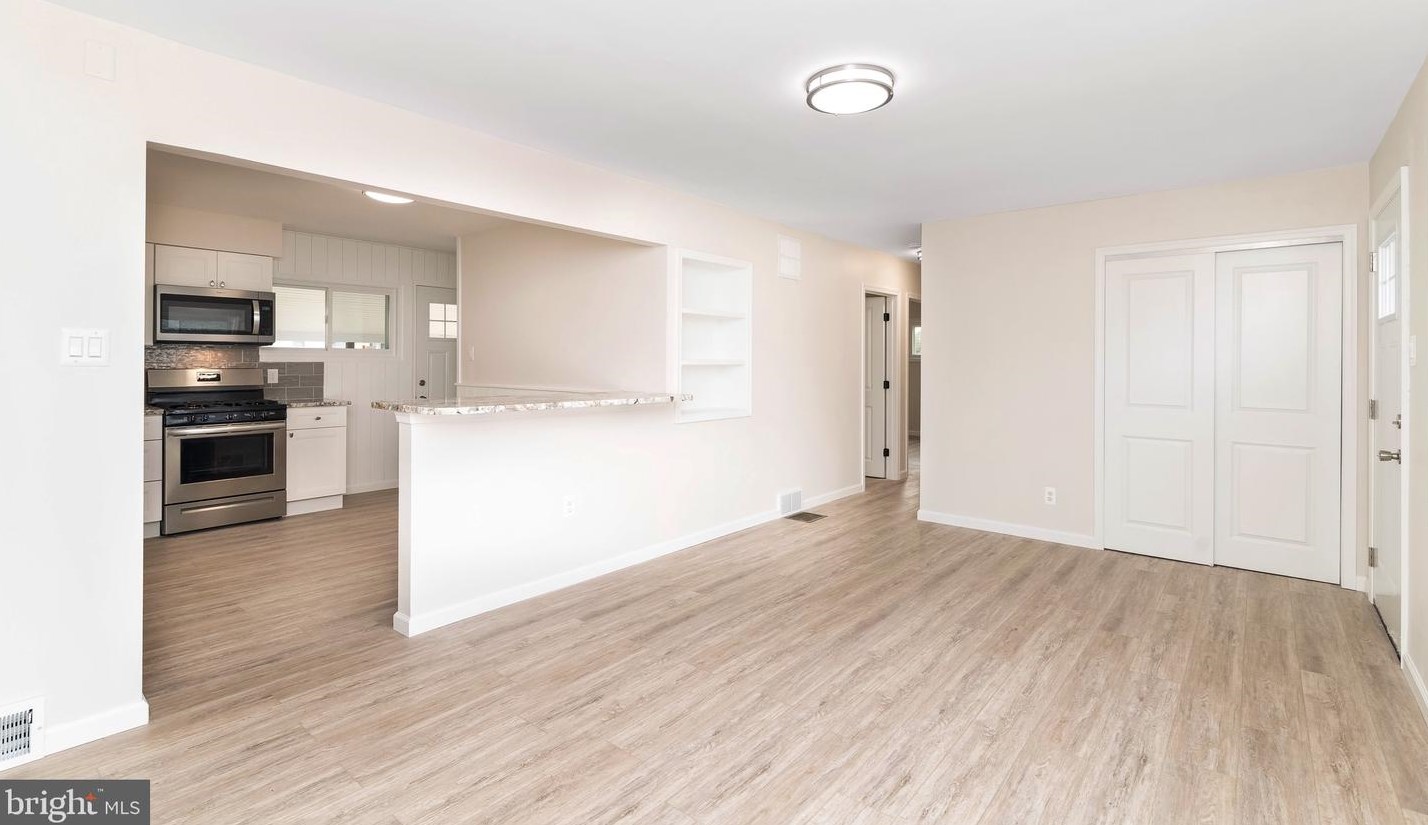 304 Pomona Ave, Aura NJ  08028-1415 exterior