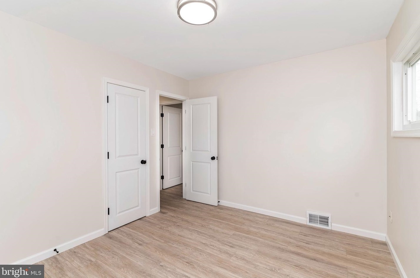 304 Pomona Ave, Aura NJ  08028-1415 exterior