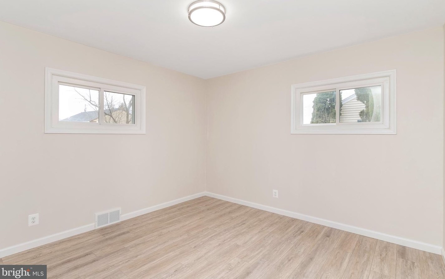 304 Pomona Ave, Aura NJ  08028-1415 exterior