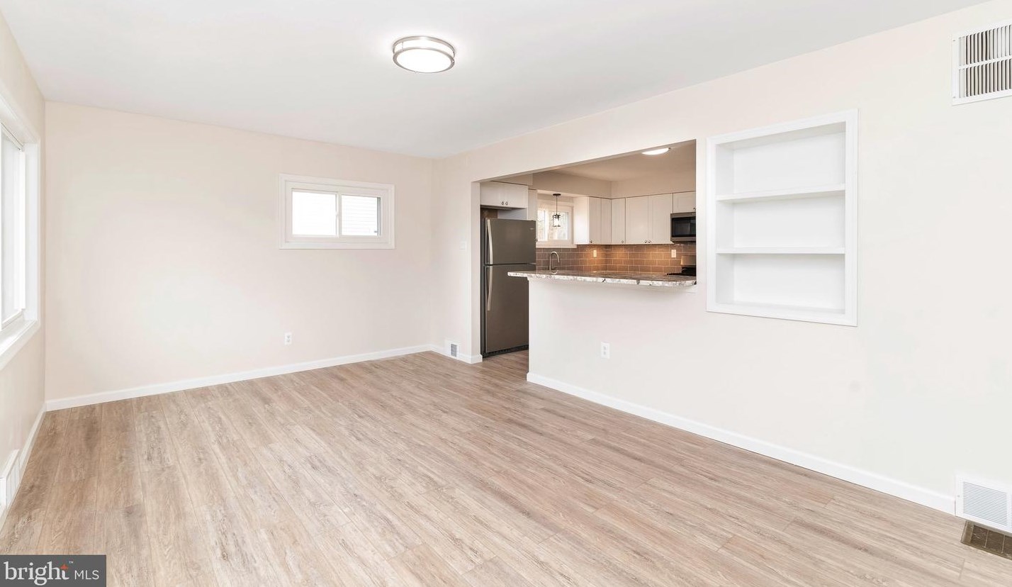 304 Pomona Ave, Aura NJ  08028-1415 exterior