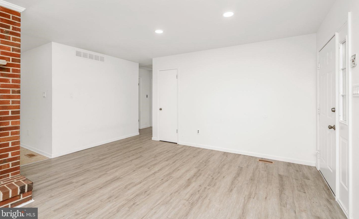 486 High St, Aura NJ  08028-2208 exterior