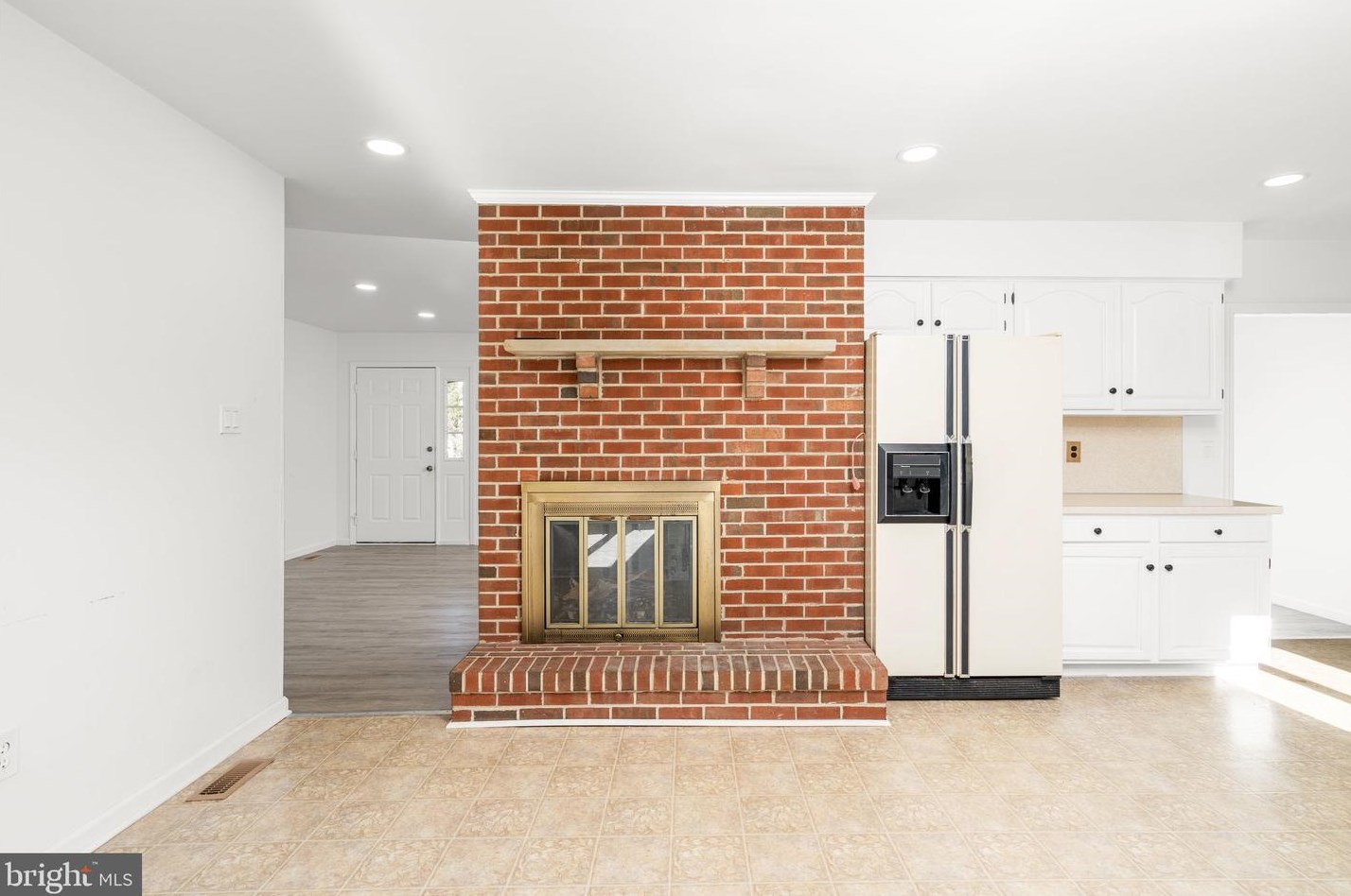 486 High St, Aura NJ  08028-2208 exterior