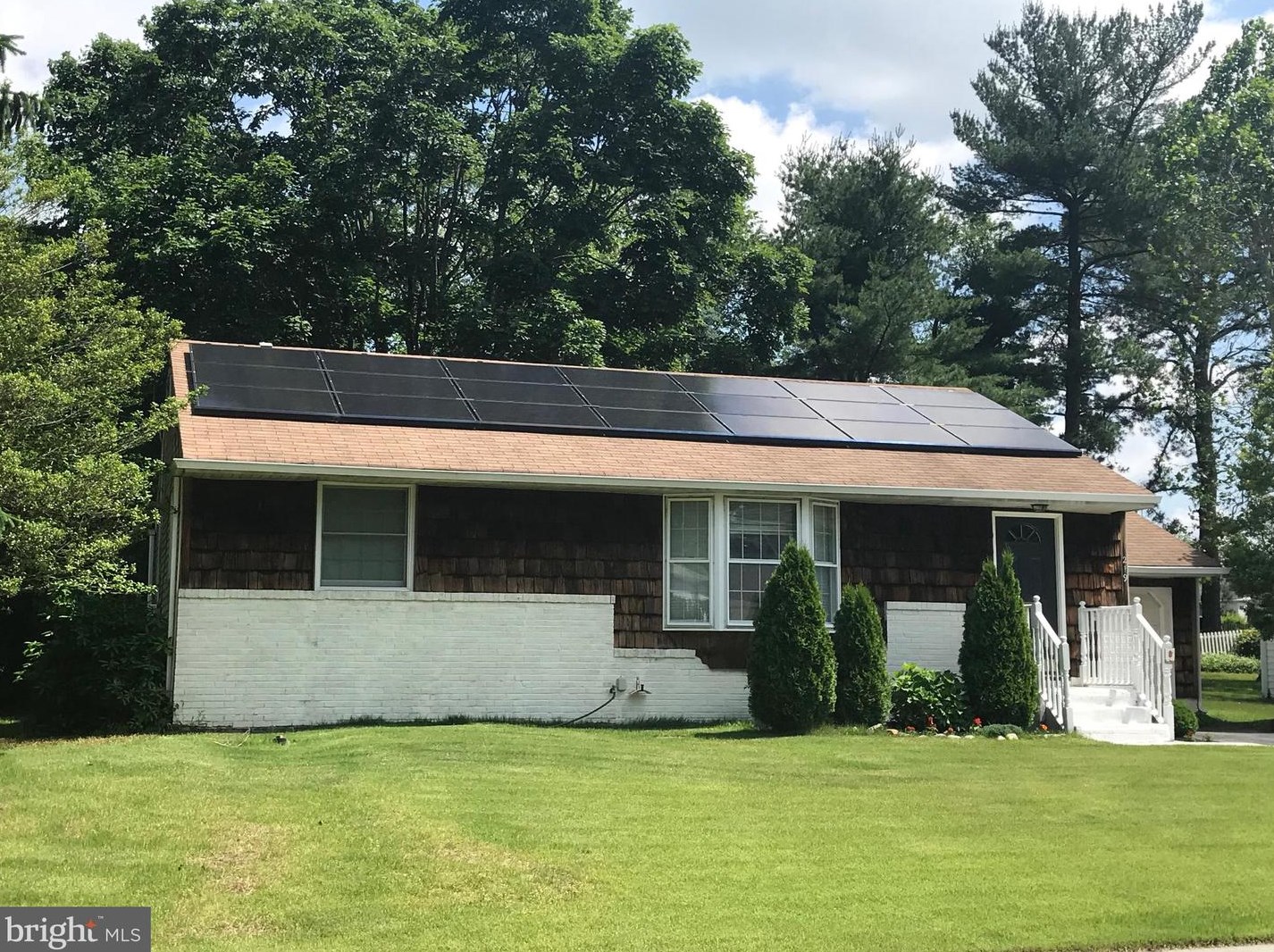 219 Lakeside Dr, Aura NJ  08028-1228 exterior