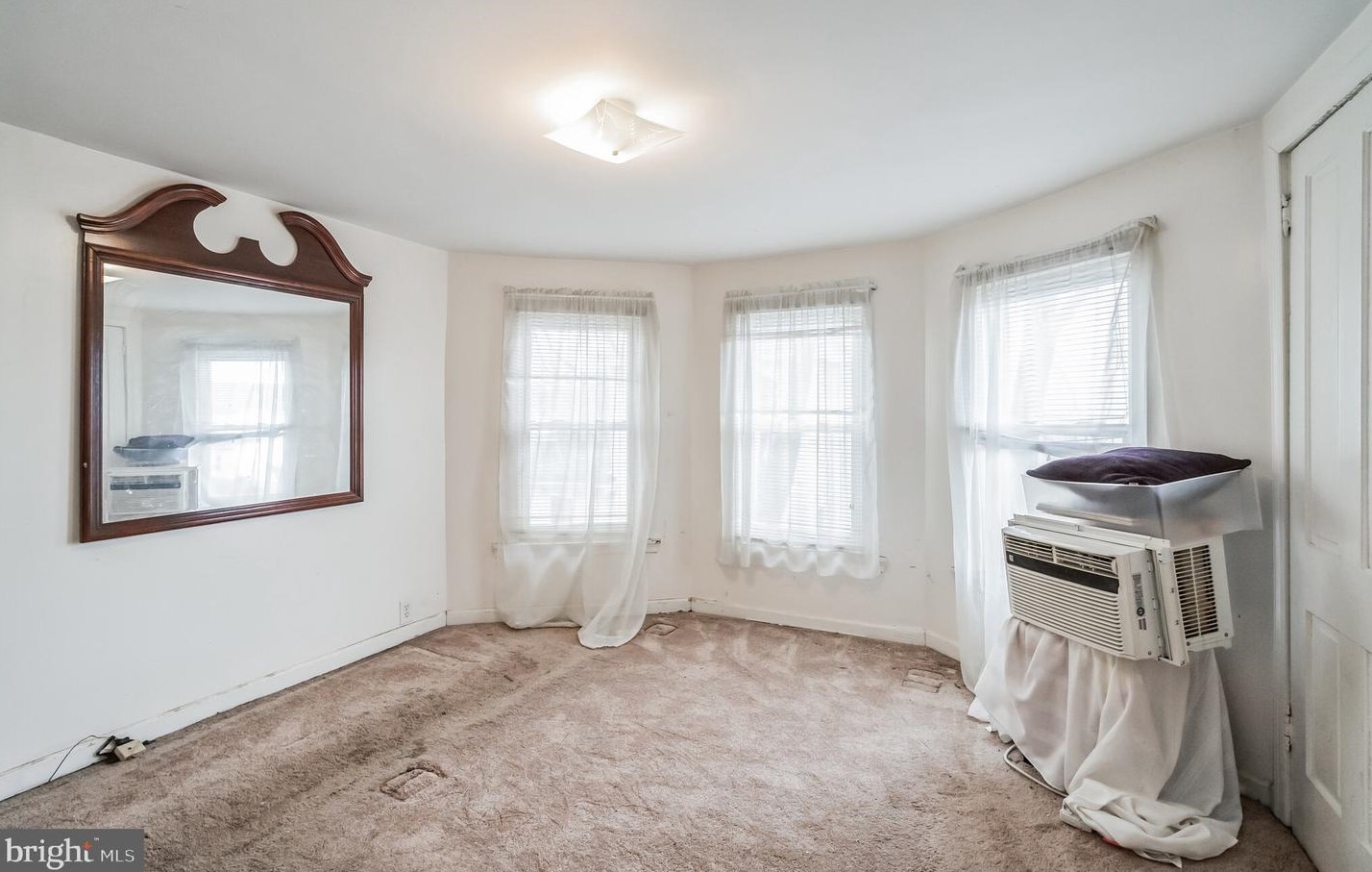 24 New St, West Deptford NJ  08093-1162 exterior