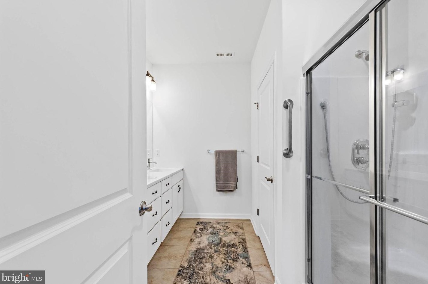 56 Thornwood Dr, Aura NJ  08028-3019 exterior