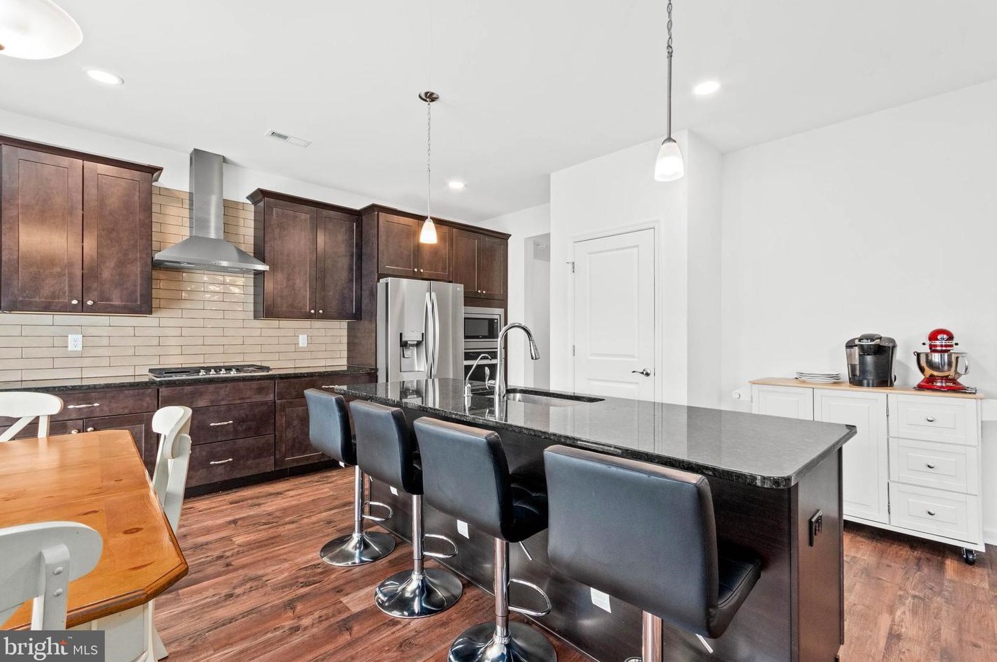 56 Thornwood Dr, Aura NJ  08028-3019 exterior