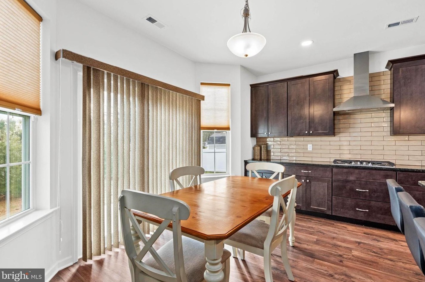 56 Thornwood Dr, Aura NJ  08028-3019 exterior