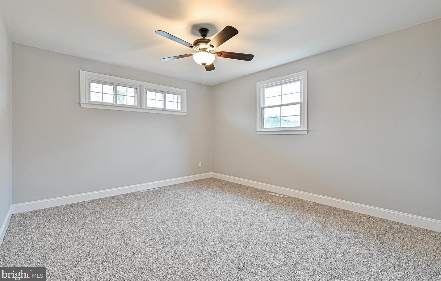 1208 Cedar Ave, Aura NJ  08028-1210 exterior