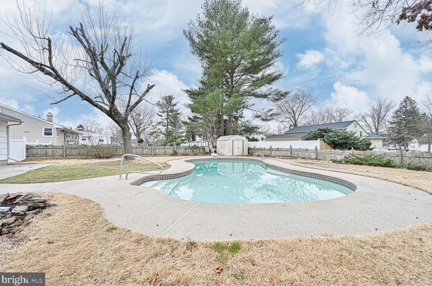 1208 Cedar Ave, Aura NJ  08028-1210 exterior