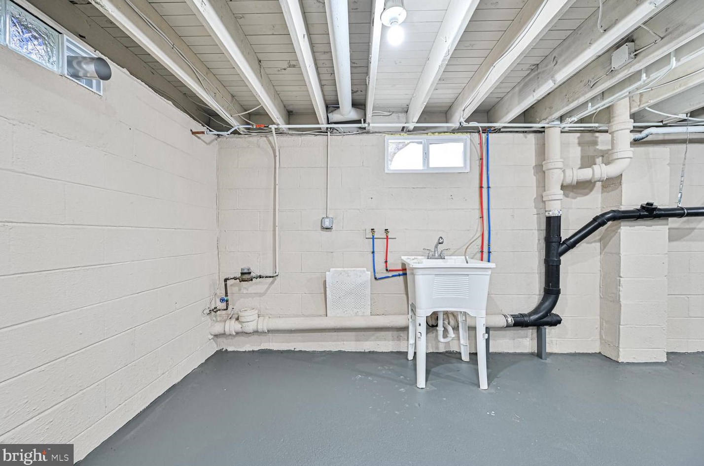 1208 Cedar Ave, Aura NJ  08028-1210 exterior