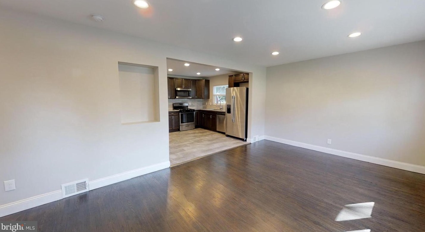 321 Pomona Ave, Aura NJ  08028-1414 exterior