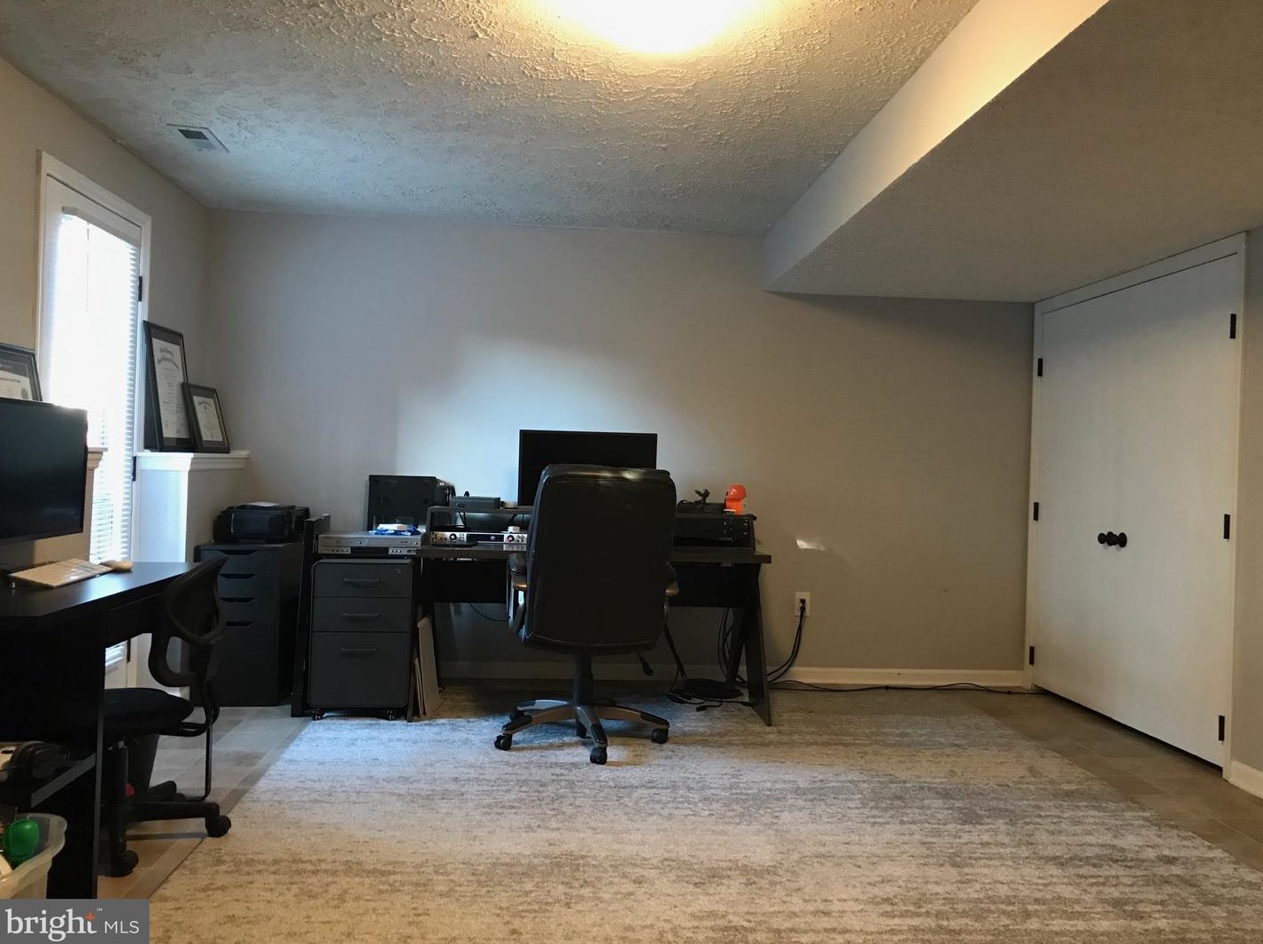 6 Andrew Ct, Aura NJ  08028-2936 exterior