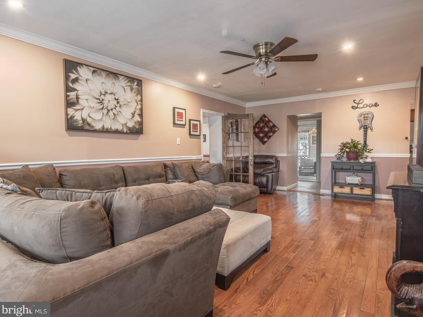 305 Wilson Ave, Aura NJ  08028-8350 exterior