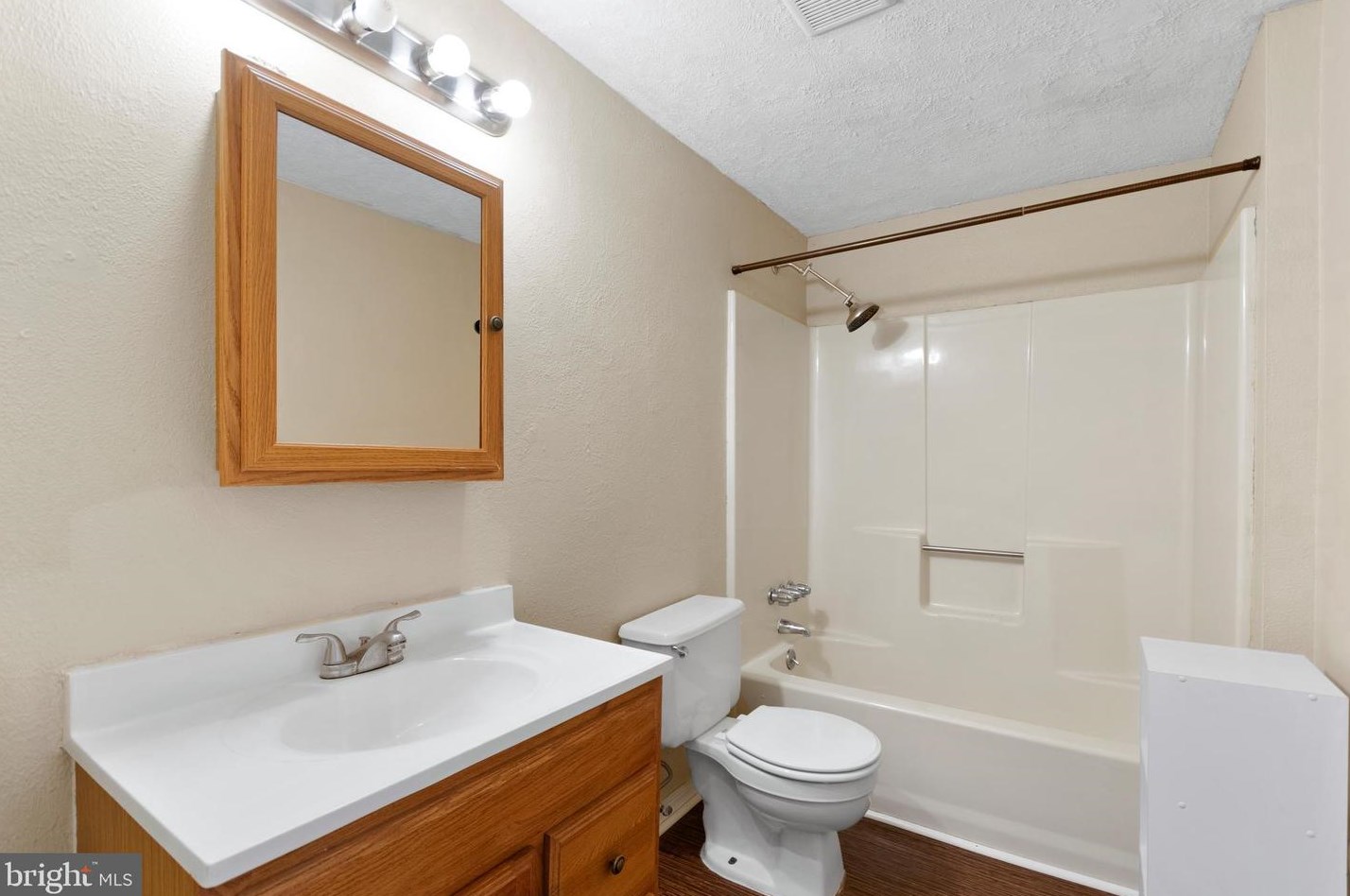 48 State St, Aura NJ  08028-1906 exterior