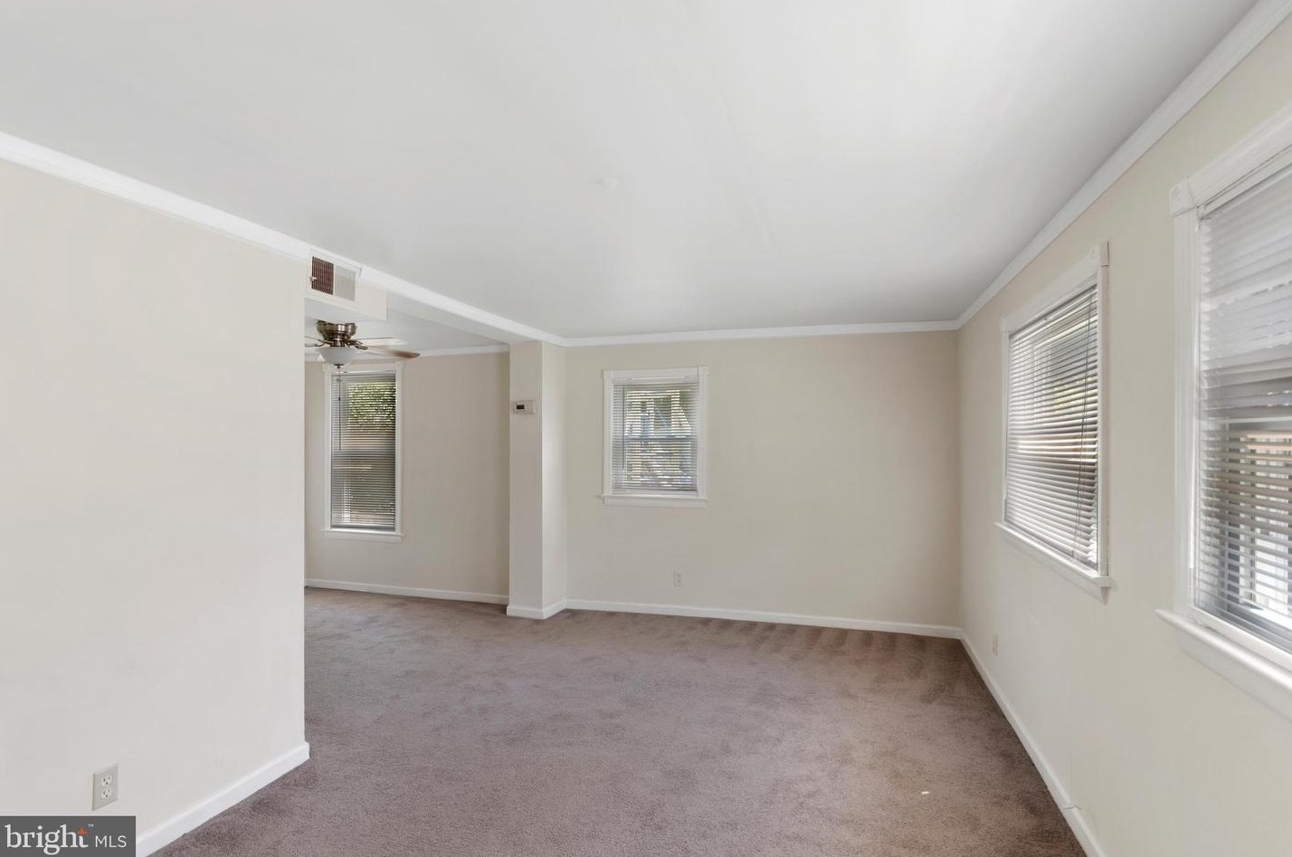 48 State St, Aura NJ  08028-1906 exterior