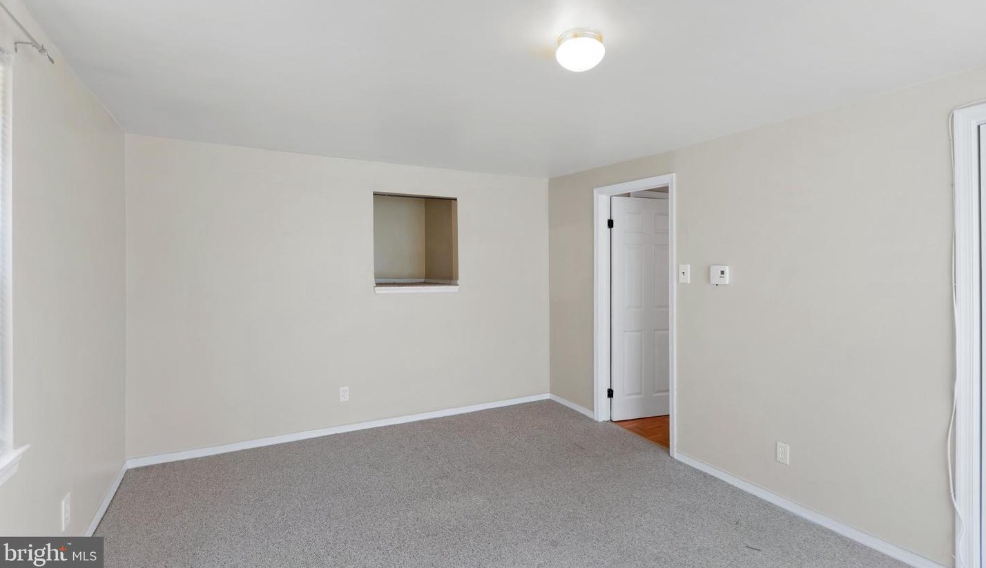 48 State St, Aura NJ  08028-1906 exterior