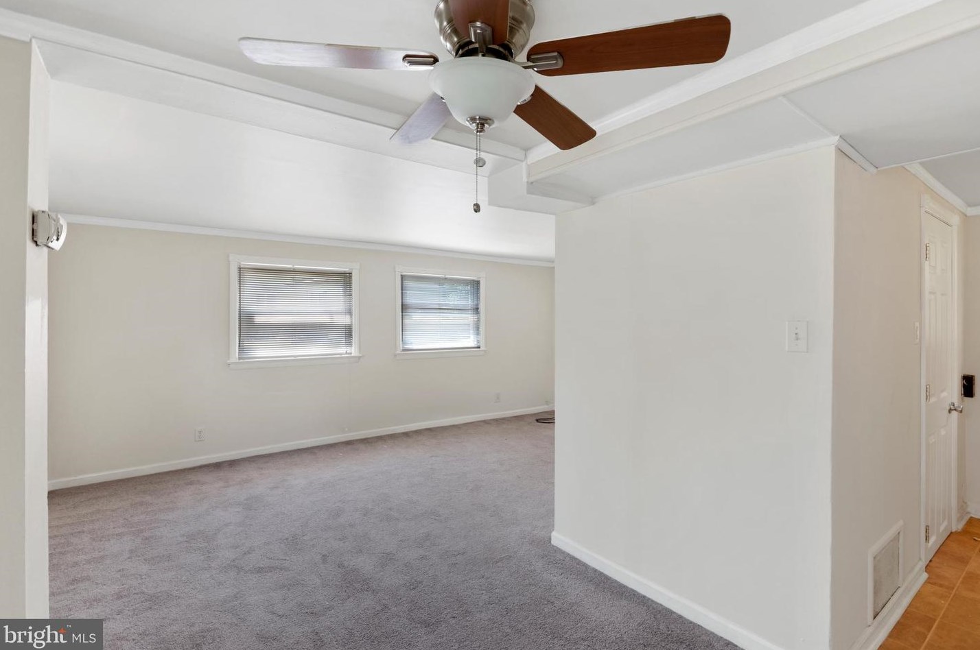 48 State St, Aura NJ  08028-1906 exterior