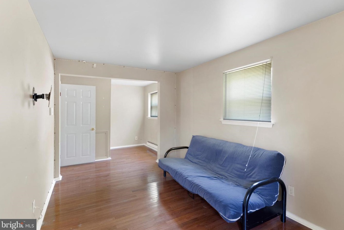 48 State St, Aura NJ  08028-1906 exterior