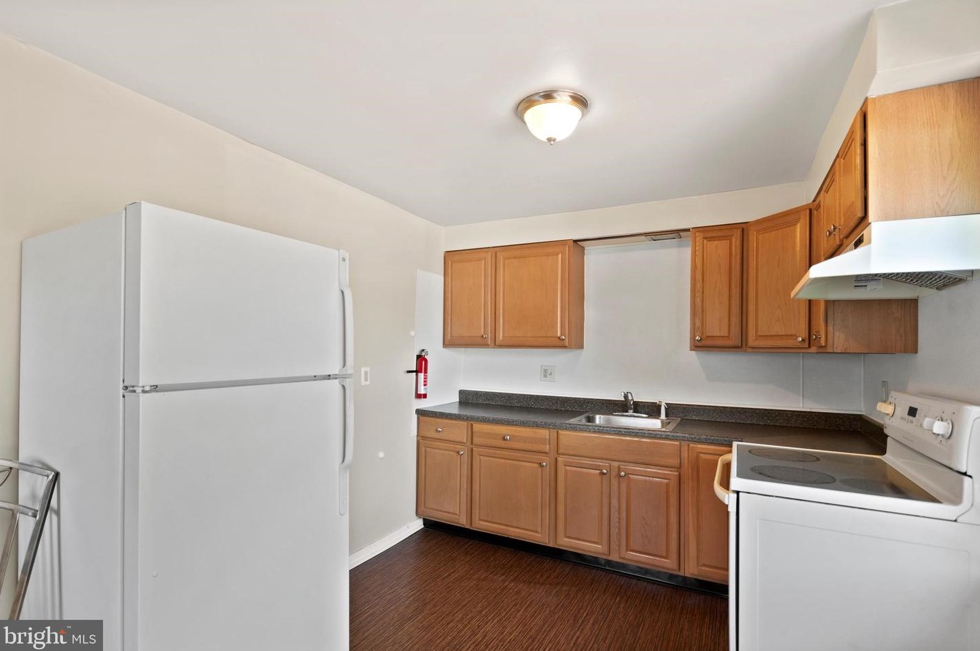 48 State St, Aura NJ  08028-1906 exterior