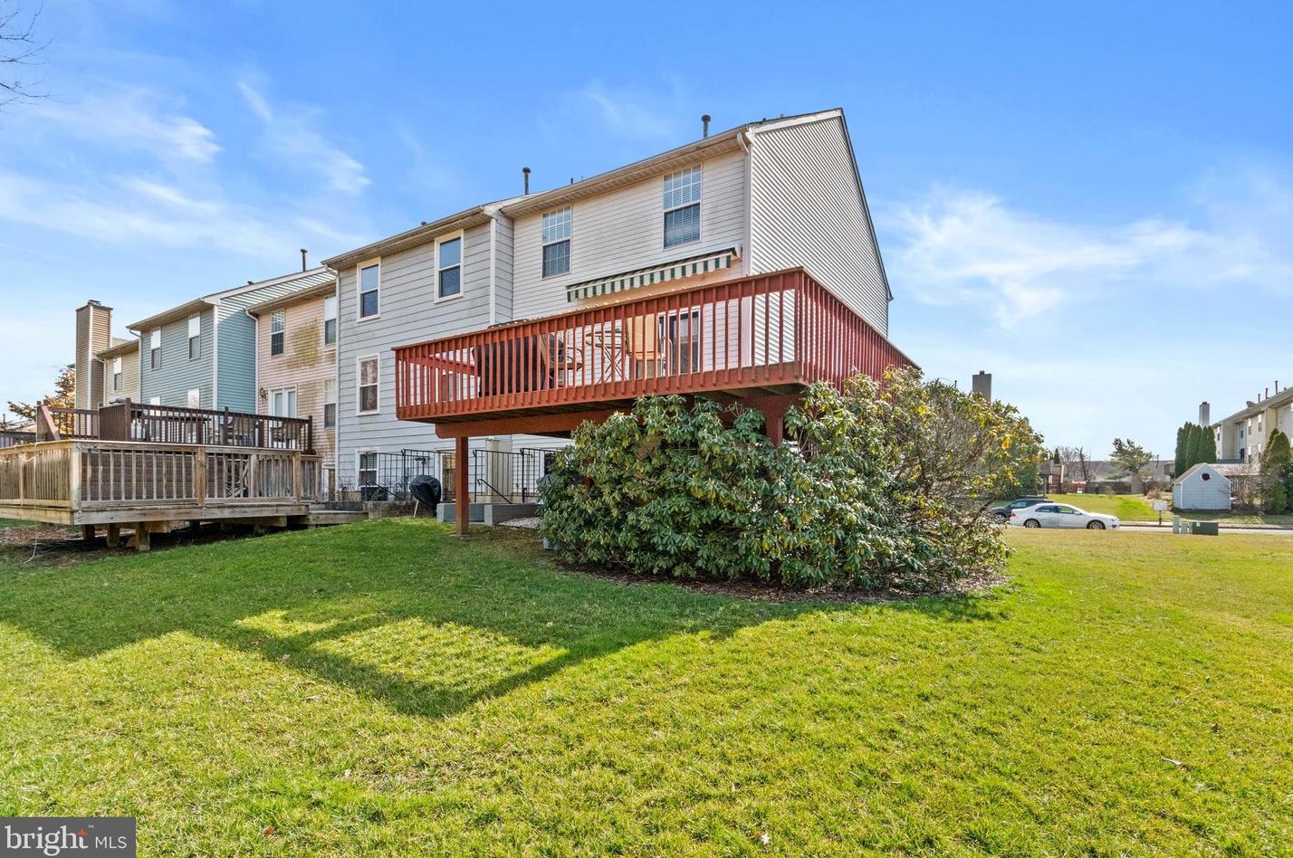 57 Stoneshire Dr, Aura NJ  08028-2933 exterior