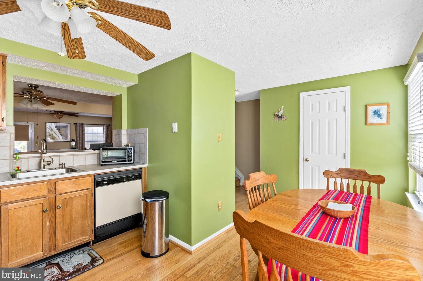 57 Stoneshire Dr, Aura NJ  08028-2933 exterior