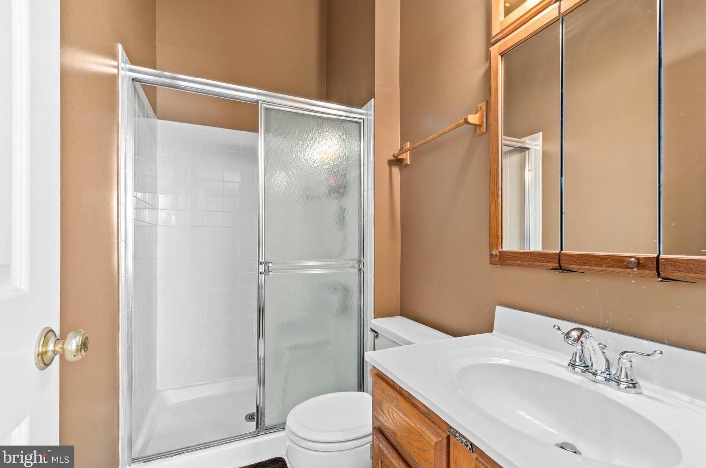 57 Stoneshire Dr, Aura NJ  08028-2933 exterior