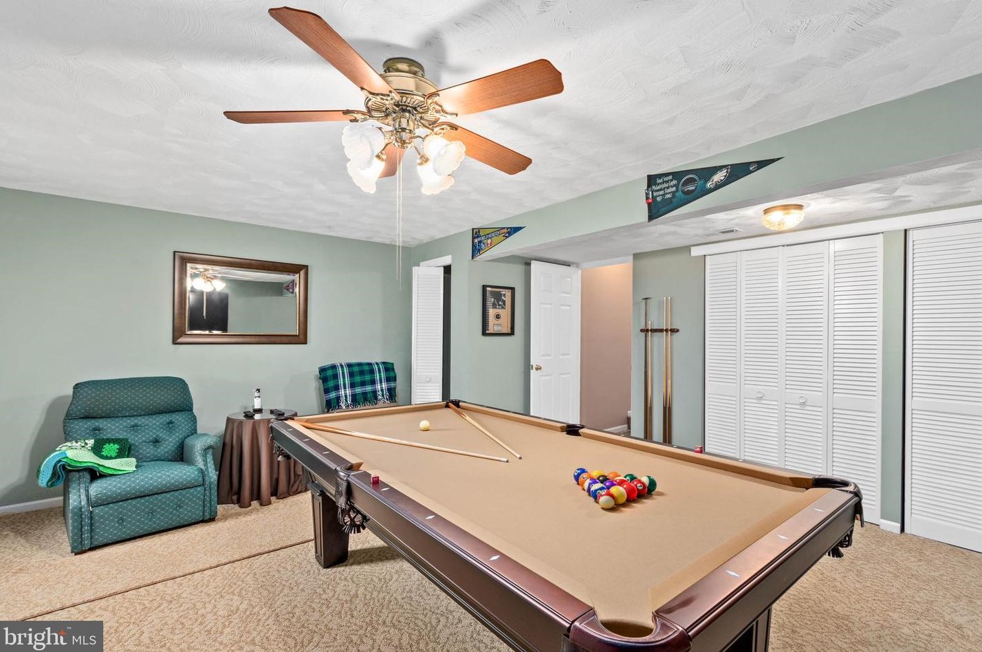 57 Stoneshire Dr, Aura NJ  08028-2933 exterior