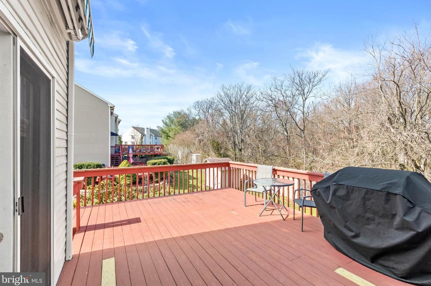 57 Stoneshire Dr, Aura NJ  08028-2933 exterior