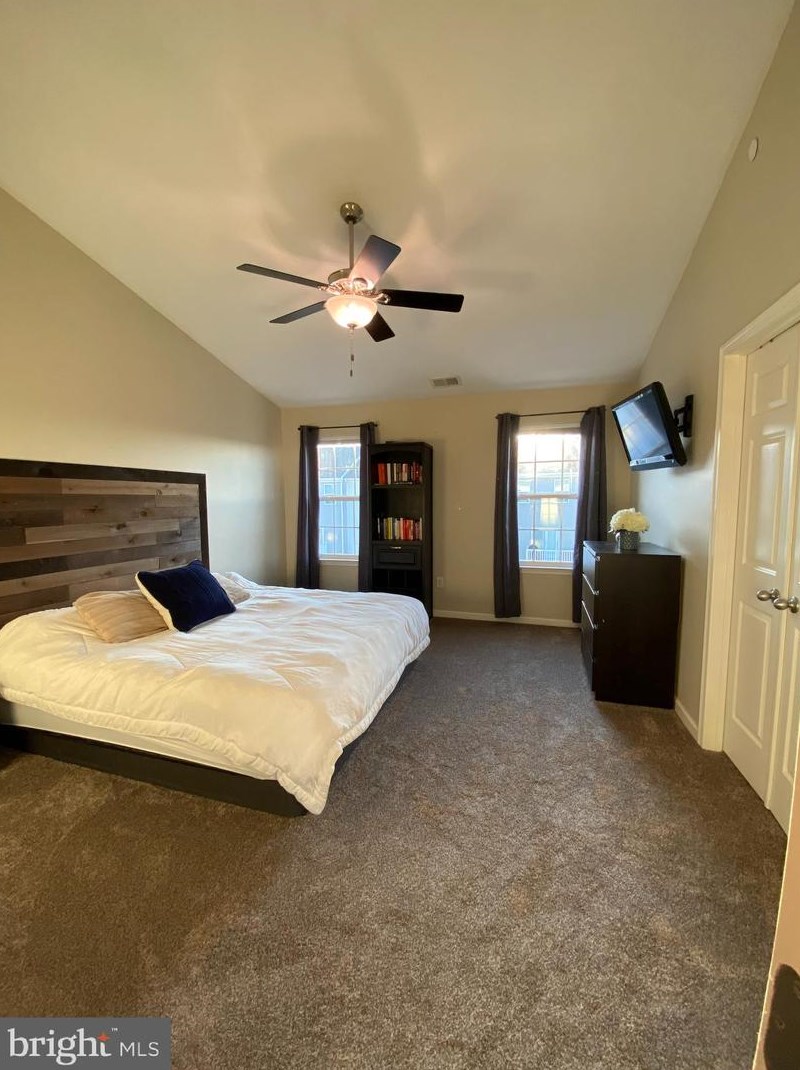 462 Palace Dr, Aura NJ  08028-3445 exterior