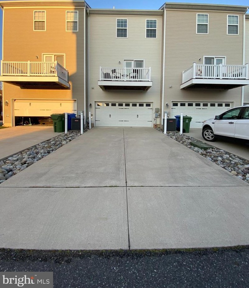 462 Palace Dr, Aura NJ  08028-3445 exterior