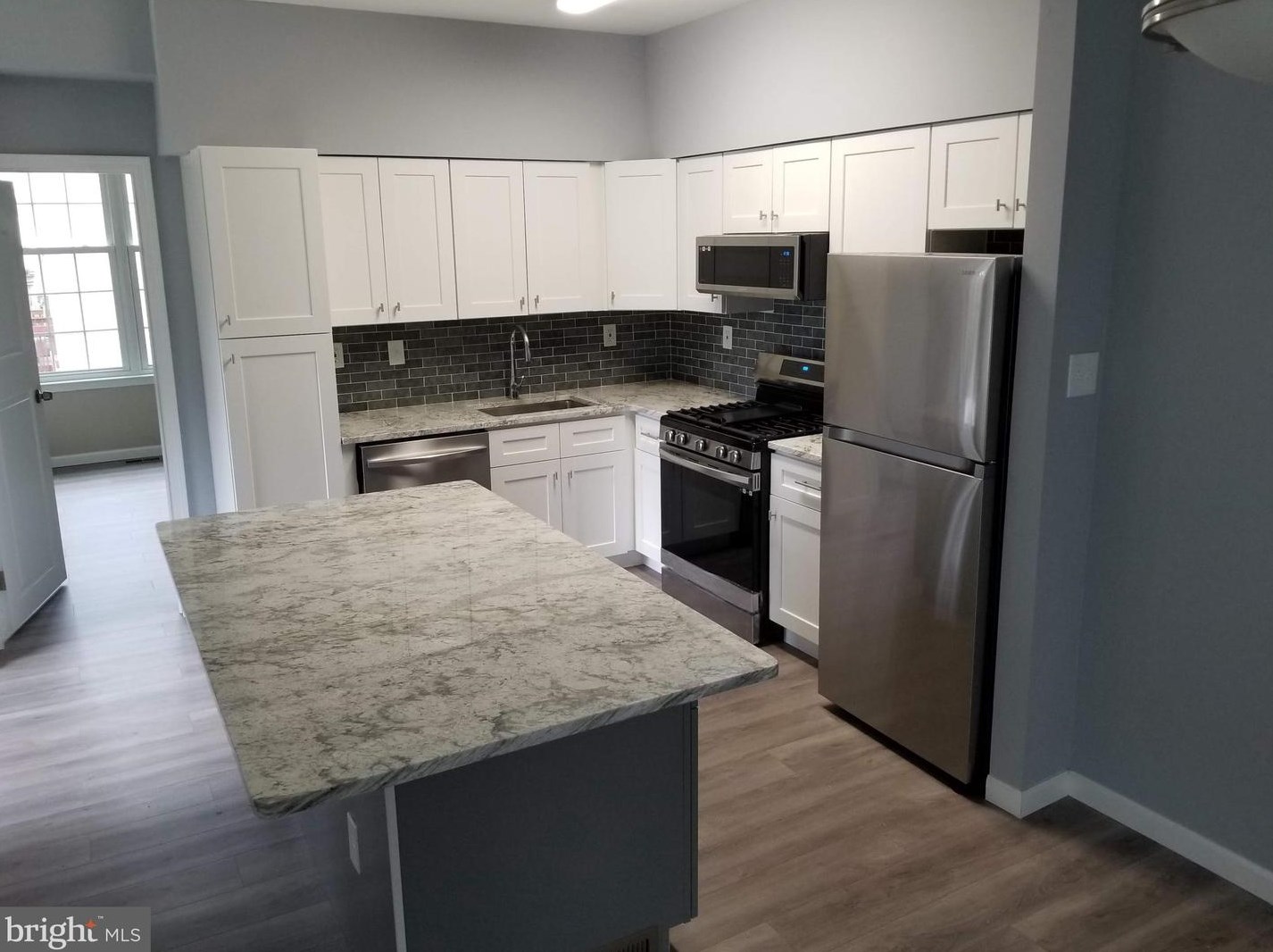 36 Winterberry Ct, Aura NJ  08028-2804 exterior