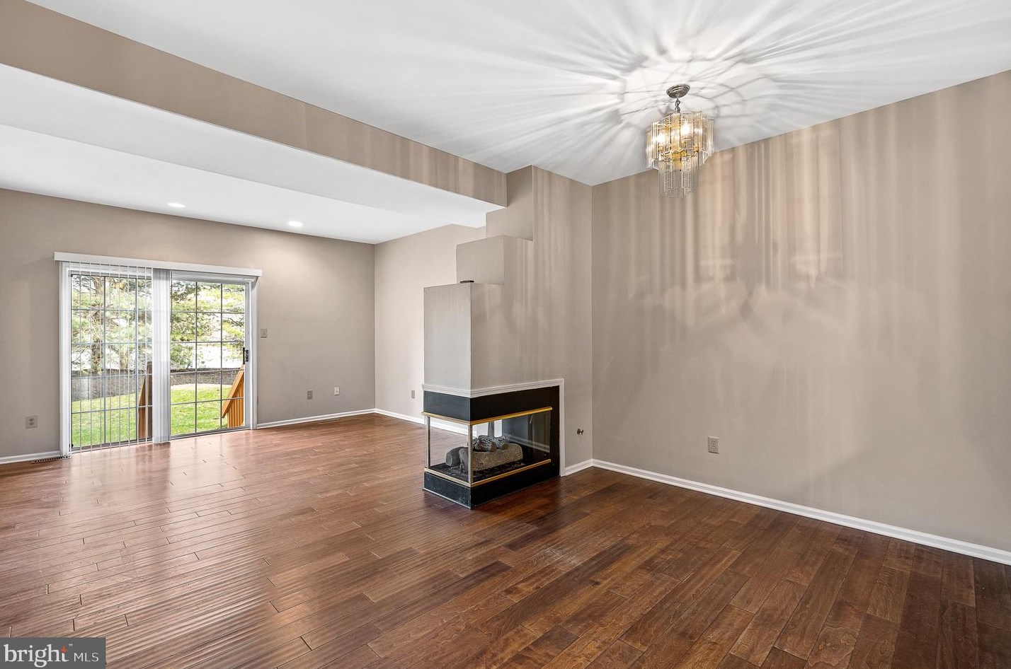 23 Winterberry Ct, Aura NJ  08028-2802 exterior