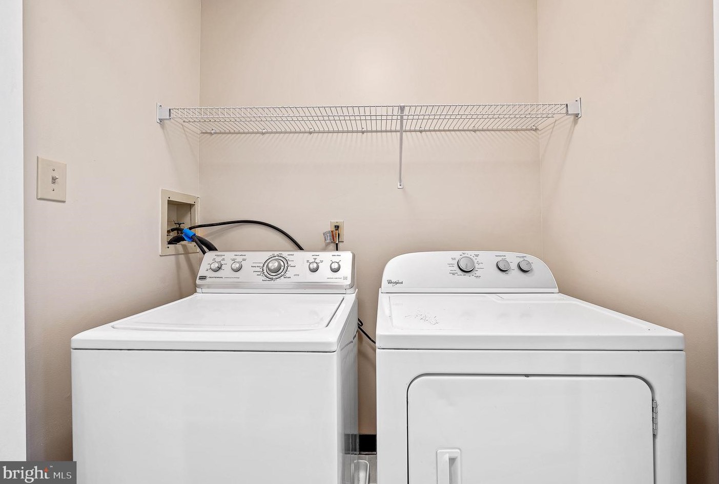 23 Winterberry Ct, Aura NJ  08028-2802 exterior