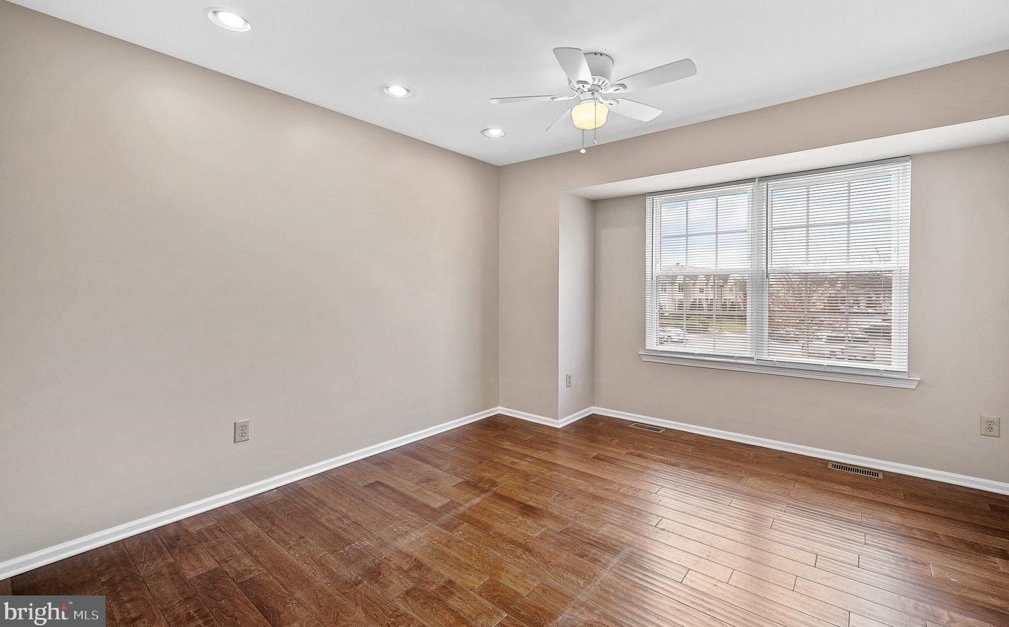 23 Winterberry Ct, Aura NJ  08028-2802 exterior