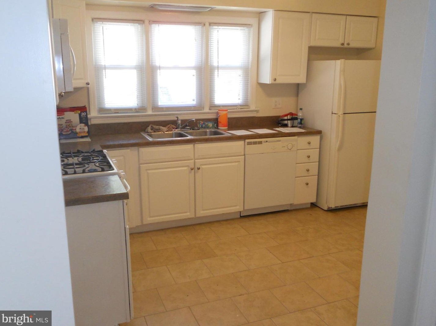 108 Holly St, Aura NJ  08028-2223 exterior