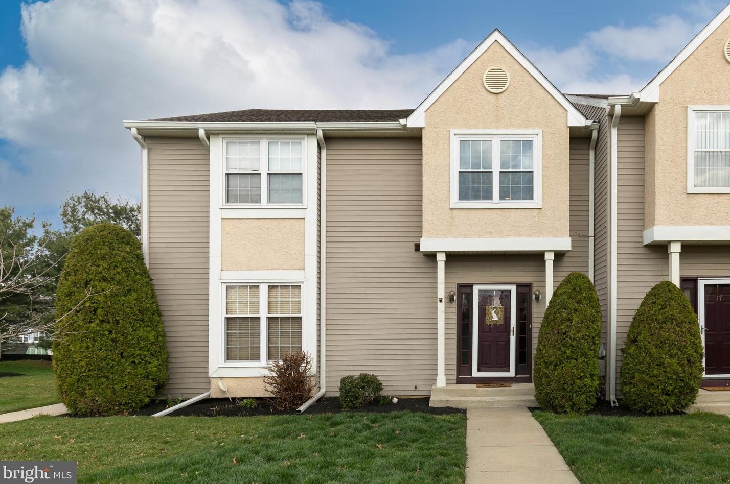 18 Winterberry Ct, Aura NJ  08028-2802 exterior