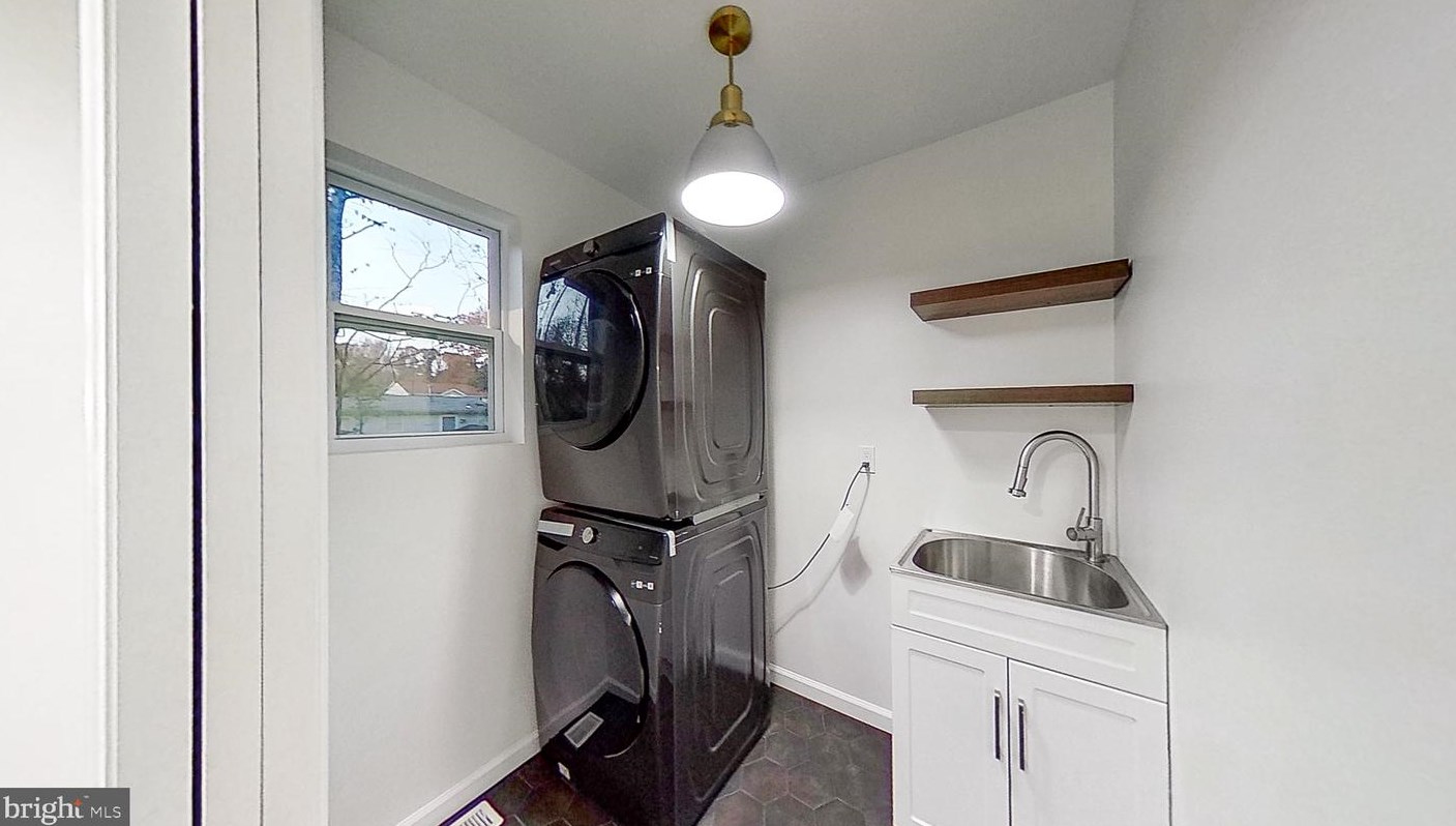 221 Truman Ave, Aura NJ  08028-3394 exterior