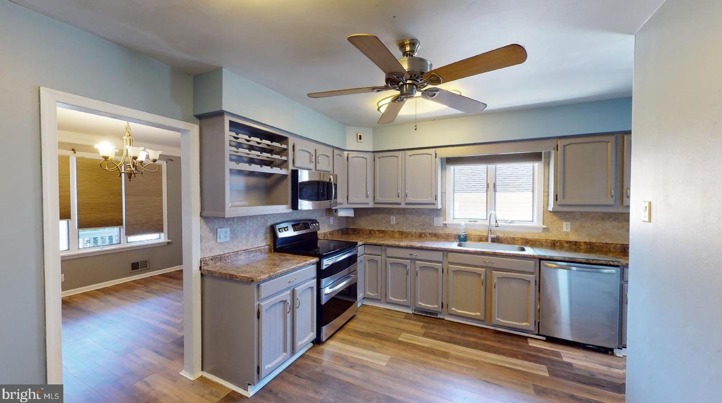 14 Brentwood Ave, Pitman NJ  08071-1205 exterior