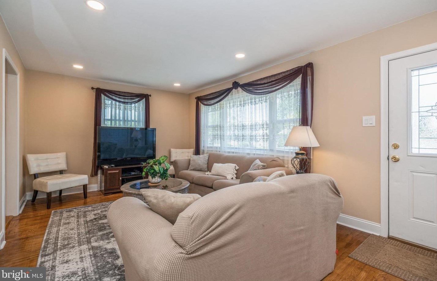 607 Fairmount Dr, Aura NJ  08028-1656 exterior