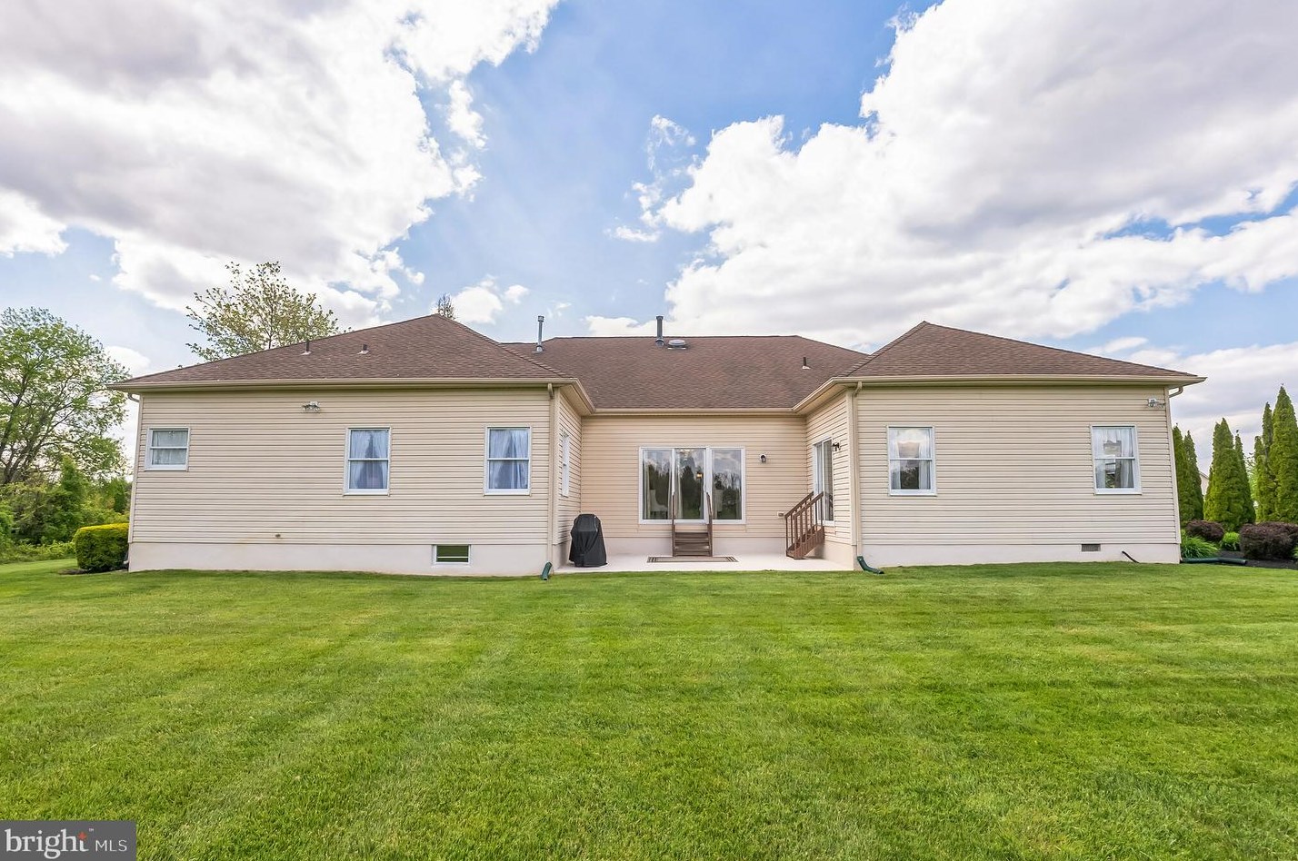 711 Green Ln, Harrison Township, NJ 08062