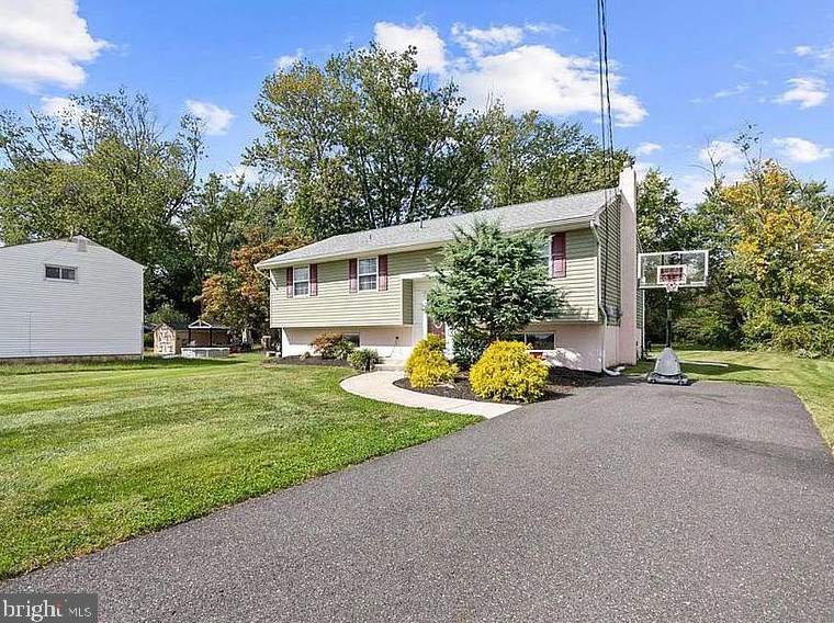 129 Madison Ave, Clayton NJ  08312-2222 exterior