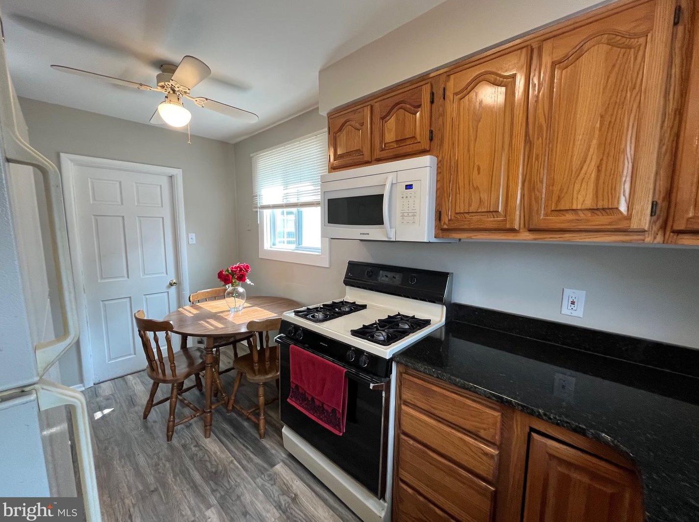 105 Wright Ave, Aura NJ  08028-2039 exterior