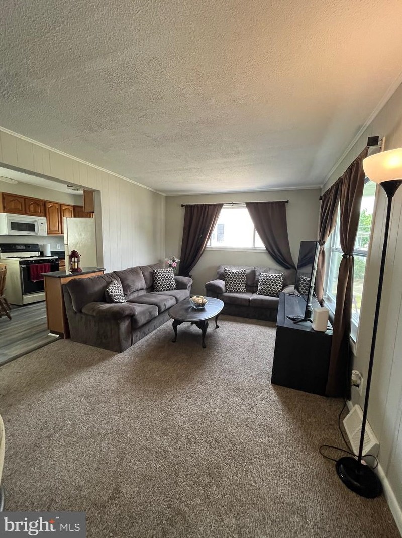 105 Wright Ave, Aura NJ  08028-2039 exterior