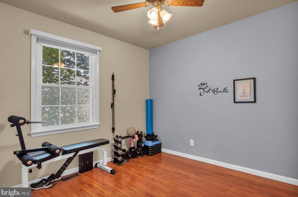 17 Cypress Ct, Aura NJ 08028-2857 exterior