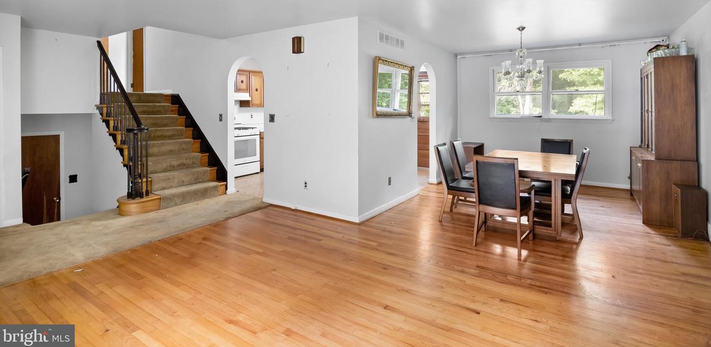 810 Academy St, Aura NJ  08028-8306 exterior